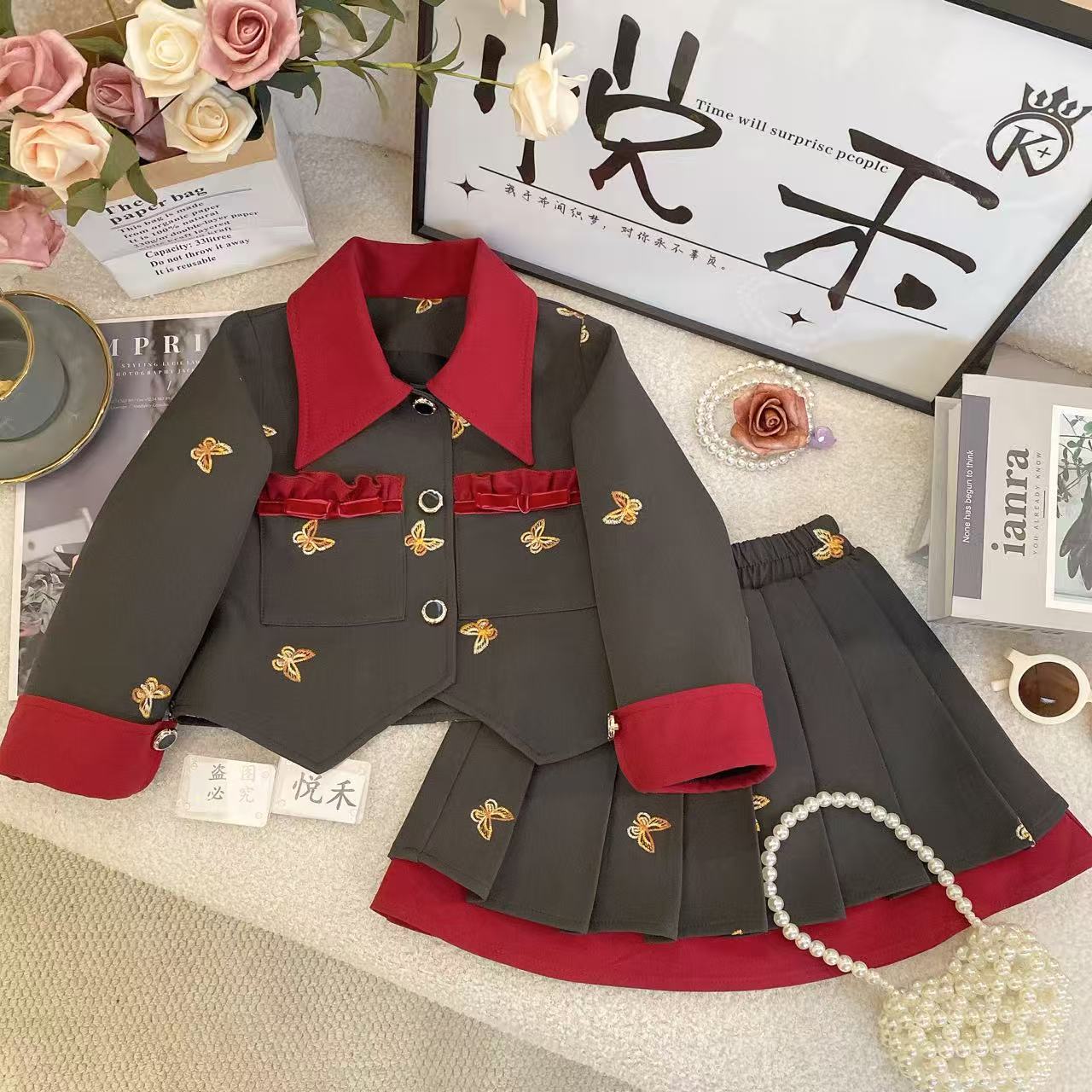 T2【悦禾】儿童刺绣蝴蝶红色气质西装外套百褶半身裙套装7808