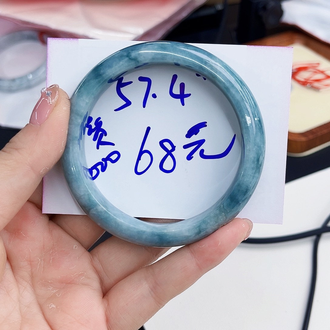 翡翠手镯未镶嵌?****?天然缅甸翡翠手镯