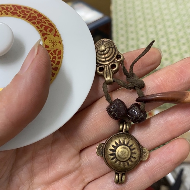 瓷片哈中古工艺品一件