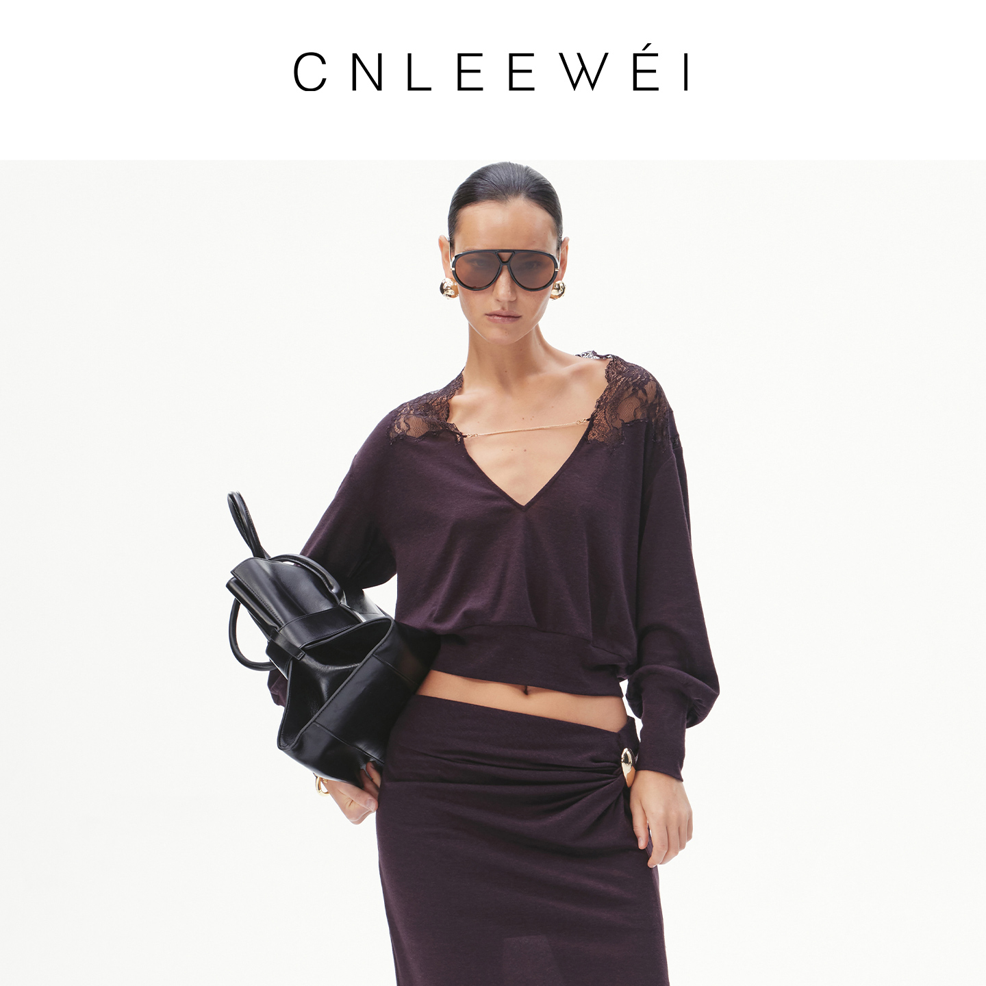 CNLEEWEI26早春新品V领链条拼接蕾丝绣花正反两穿针织上衣