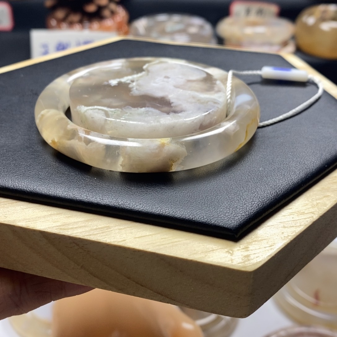 娇***～玛瑙/玉髓未镶嵌手镯（圆镯）