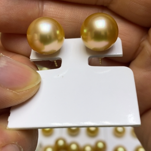 耳饰18K金镶嵌海水珍珠