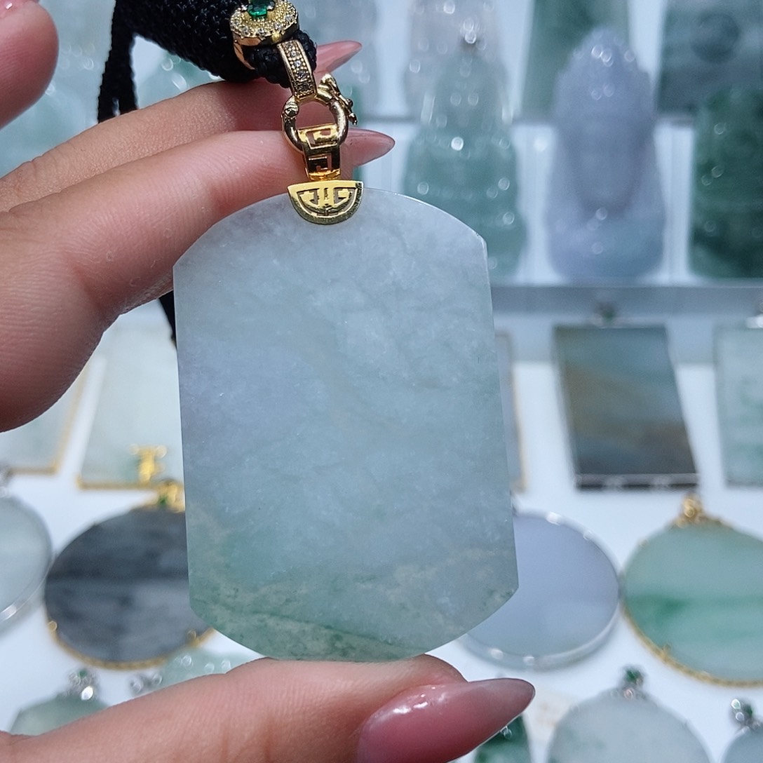 翡翠吊坠(不含链)18K金镶嵌