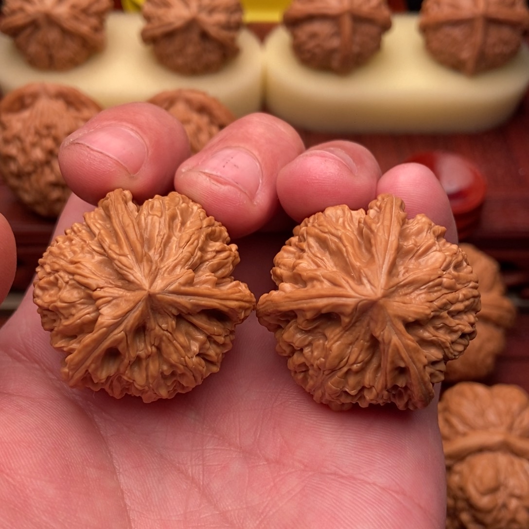 桃核把件阿*粗筋球奔37