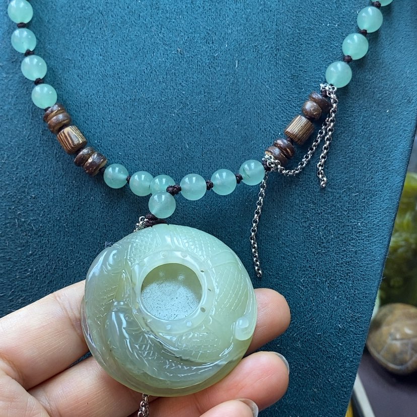 【闪购商品】蛇纹石玉吊坠未镶嵌