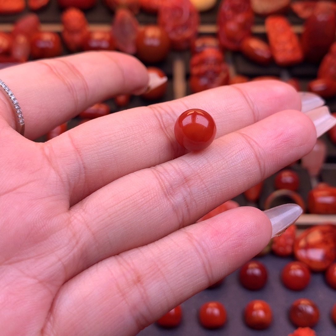 南红玛瑙未镶嵌川料原矿高品圆珠10mm