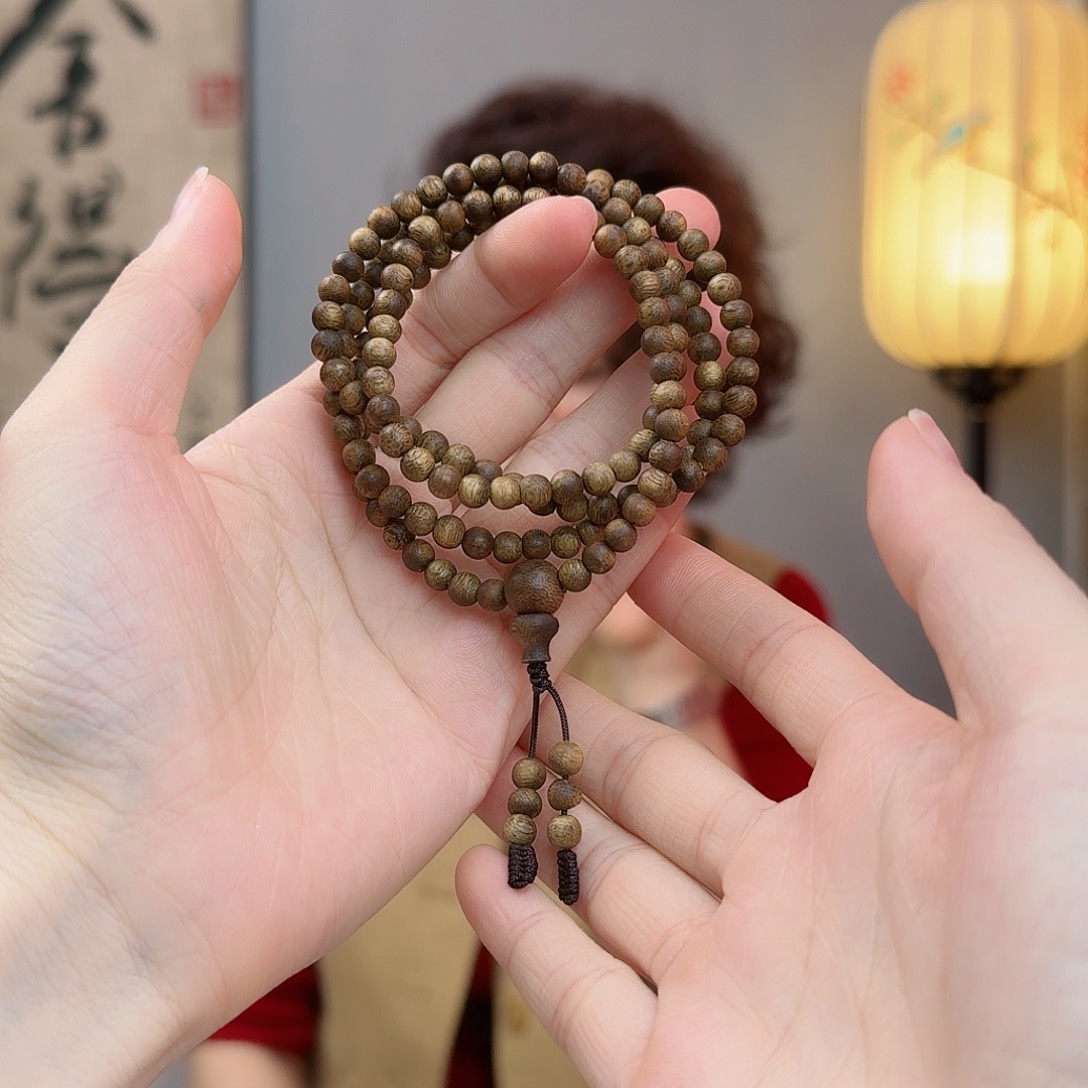 沉香手串1海南红谷凹身0.5*148