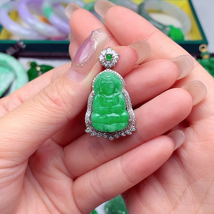 翡翠颈饰银S925镶嵌翡翠