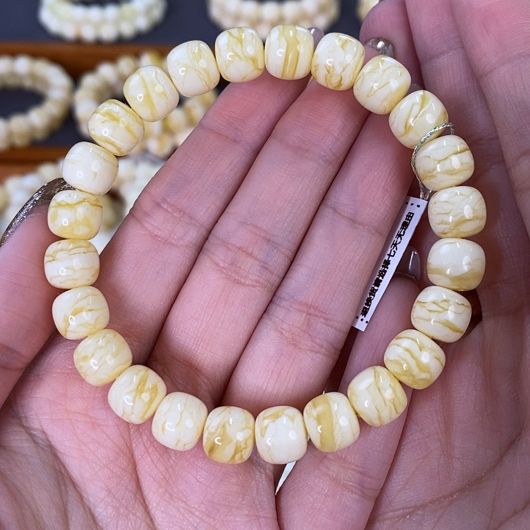 琥珀未镶嵌珠宝奇石9 10.45