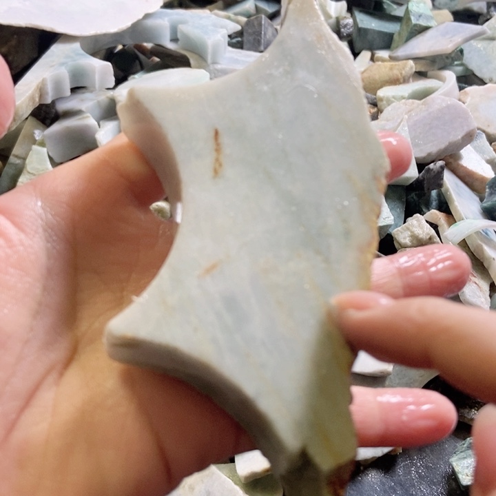 翡翠颈饰未镶嵌天然翡翠