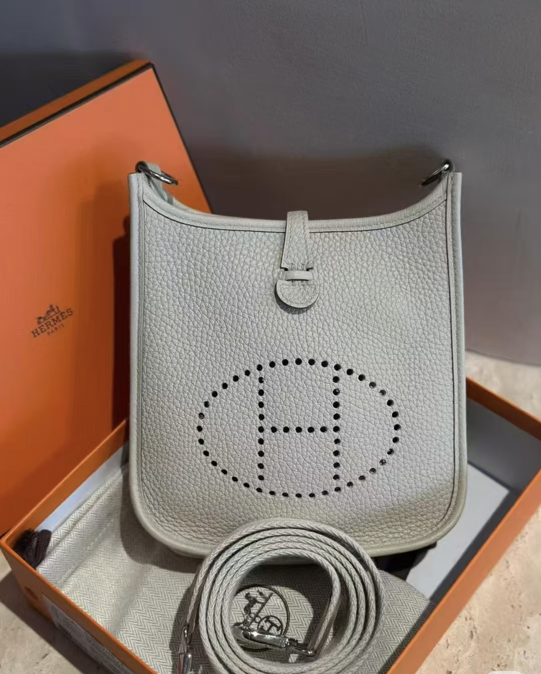 99新 Hermes/爱马仕 艾瑟尔奢品/伊芙琳16mini粒雪灰银扣B刻tc皮/