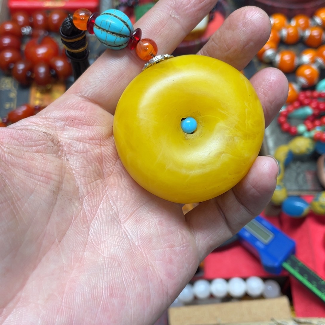 琥珀裸石未镶嵌好物推荐如图所示