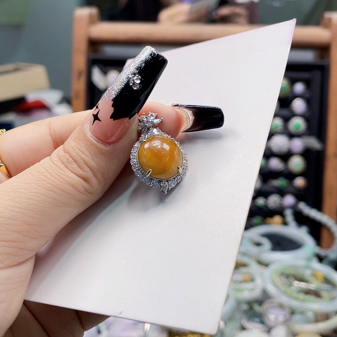 翡翠未镶嵌颈饰天然翡翠Ａ货