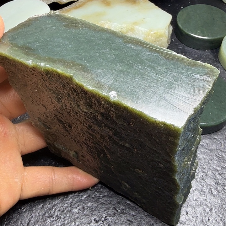 和田玉（糖玉）未镶嵌珠宝奇石