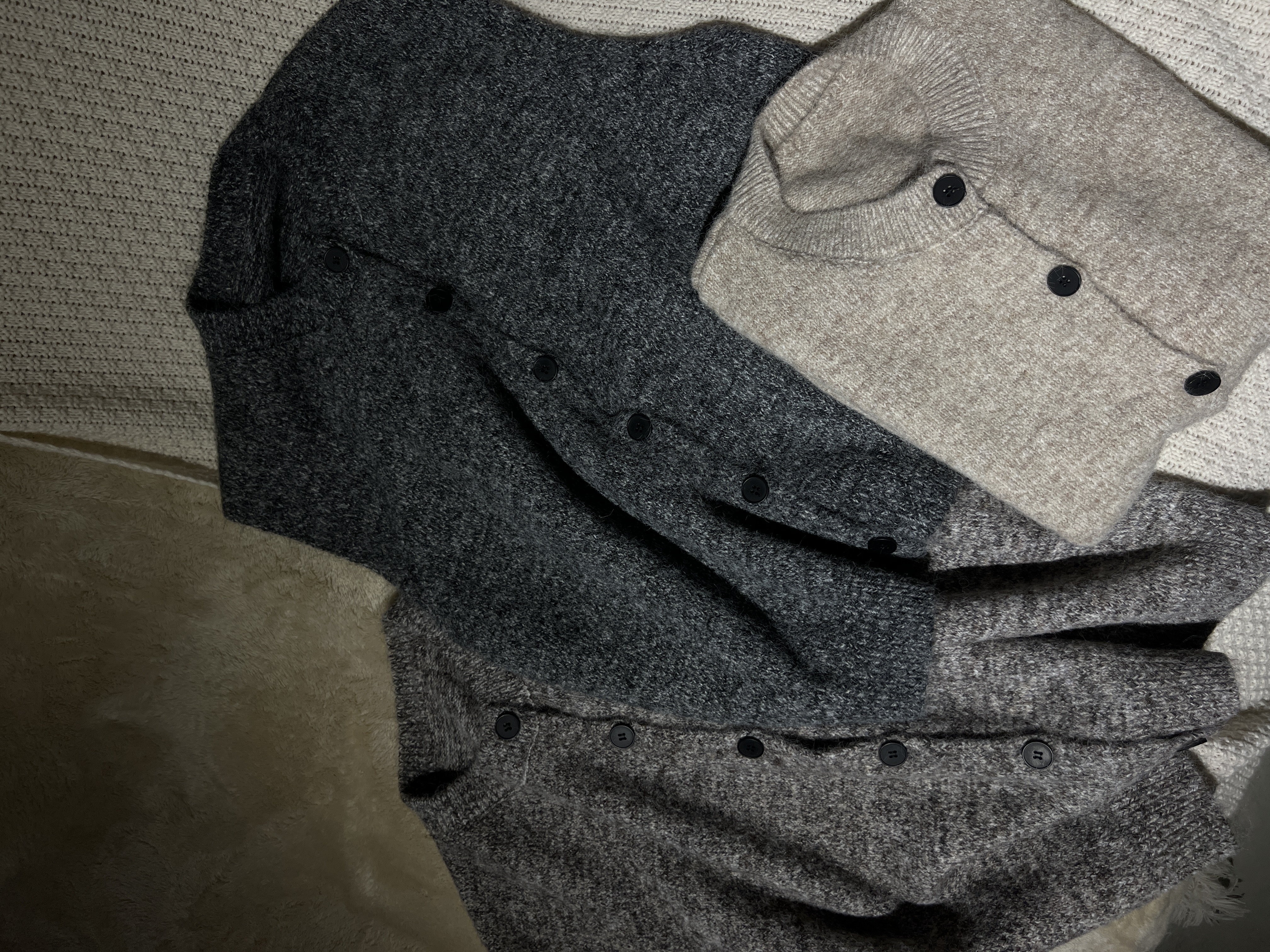 QIANQIAN 25秋冬【暖绒絮语】小众设计-潮流宽松保暖毛织开衫马甲