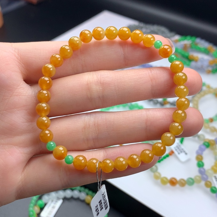 翡翠手镯未镶嵌卡