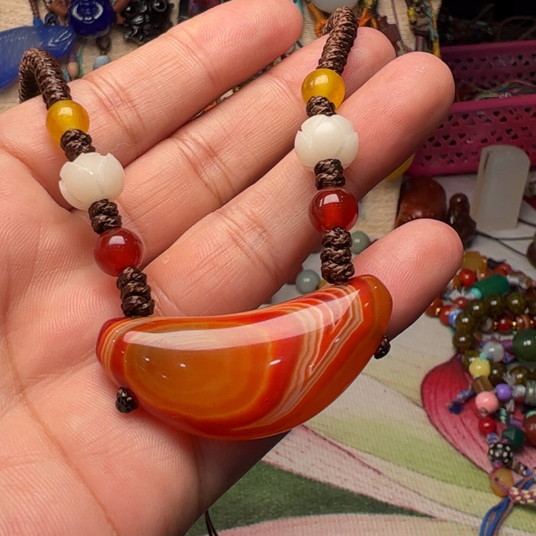 玛瑙/玉髓颈饰未镶嵌