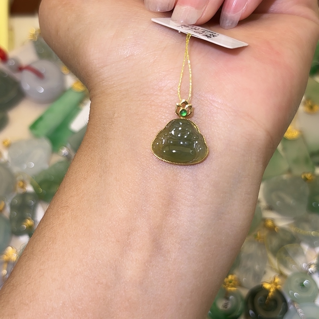 翡翠18K金镶嵌颈饰佛公