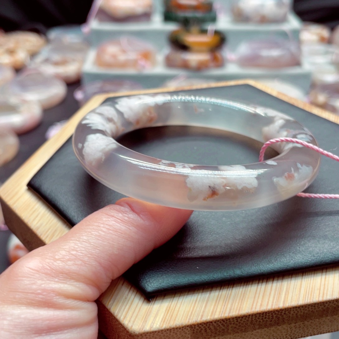 玛瑙/玉髓手镯未镶嵌山****h1