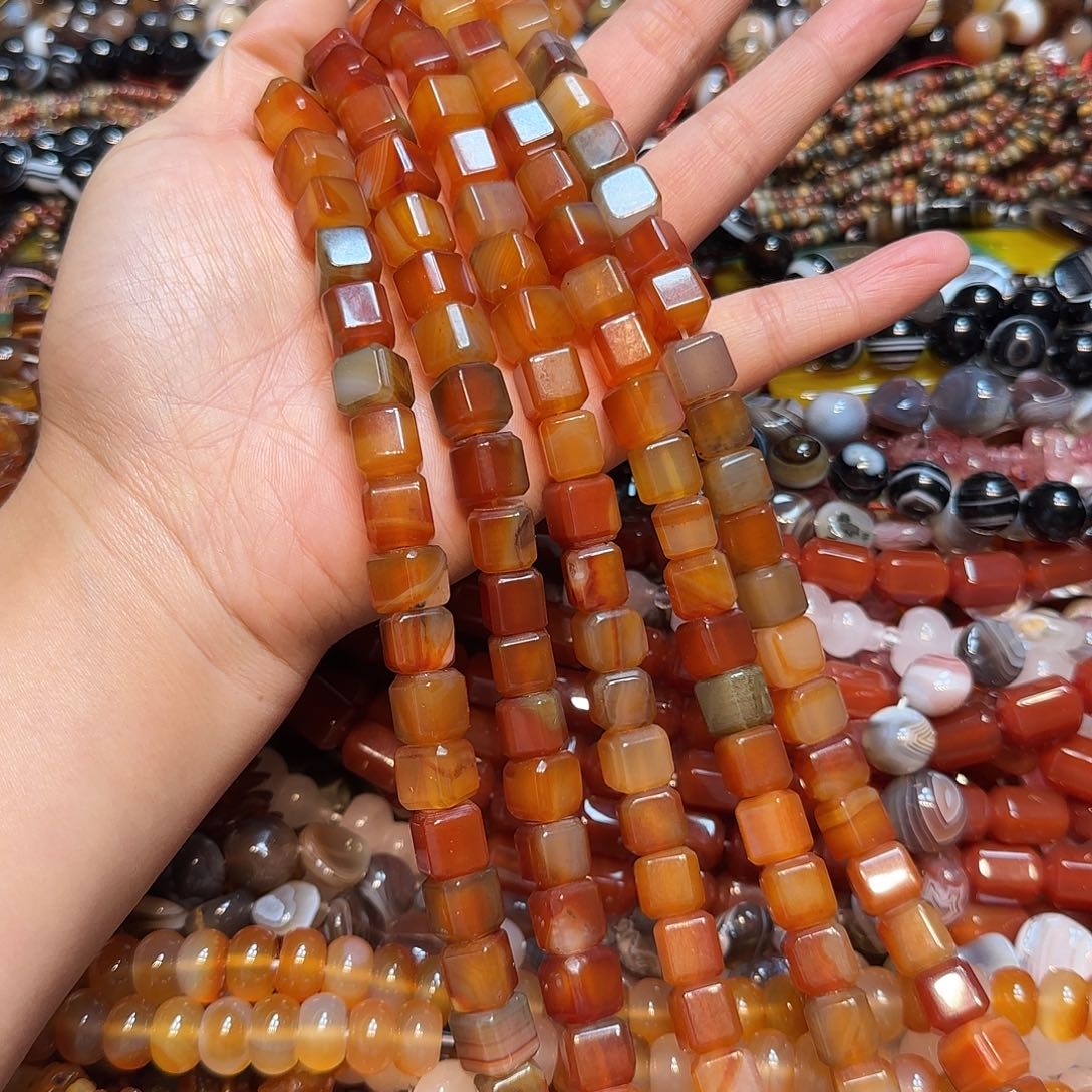 玛瑙/玉髓未镶嵌珠宝半成品10✖️10mm红玛瑙方糖一条