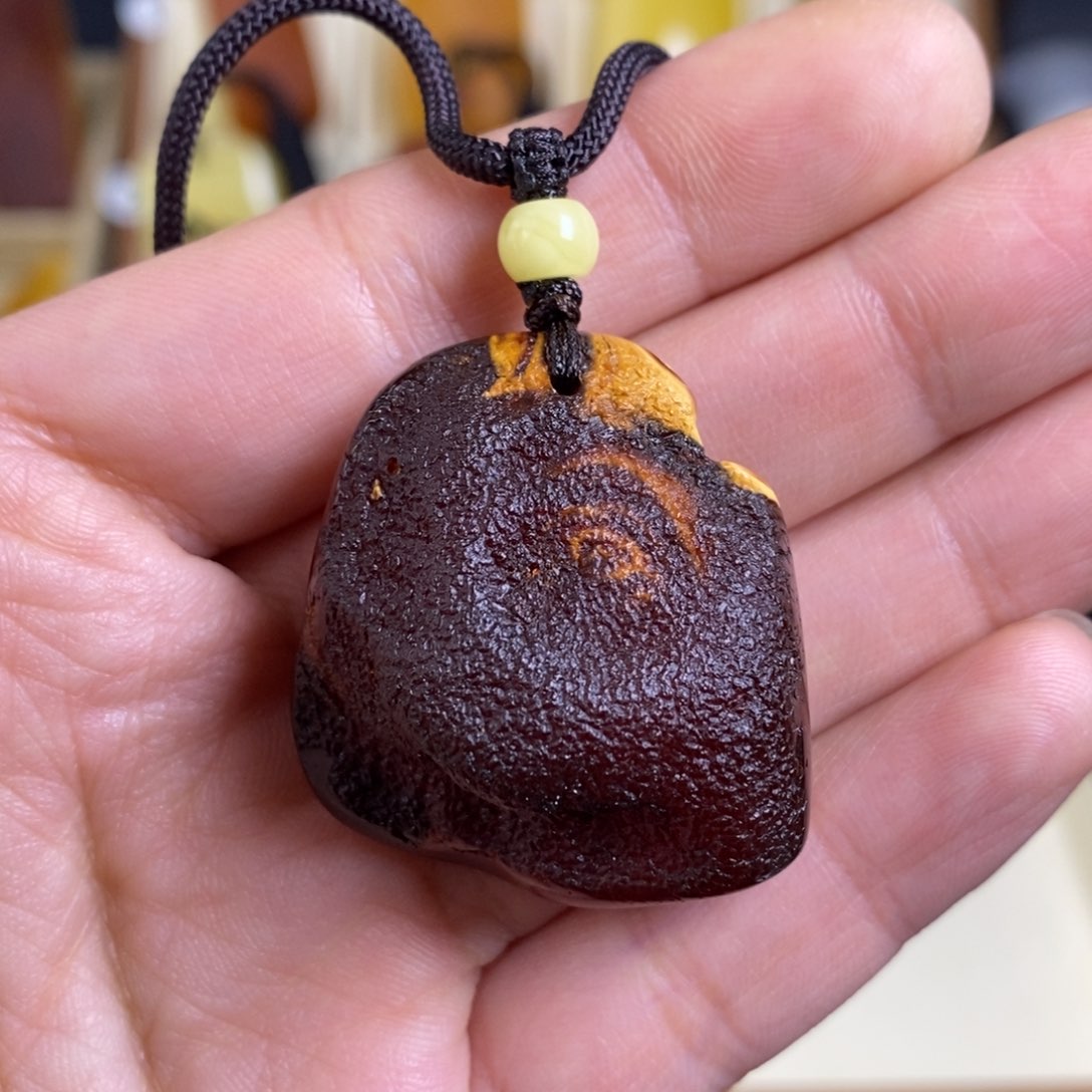 琥珀裸石未镶嵌大漠