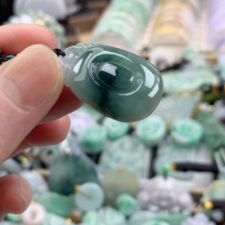 翡翠未镶嵌颈饰吊坠