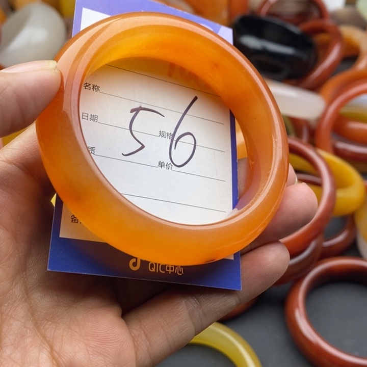 未镶嵌手镯石英质玉