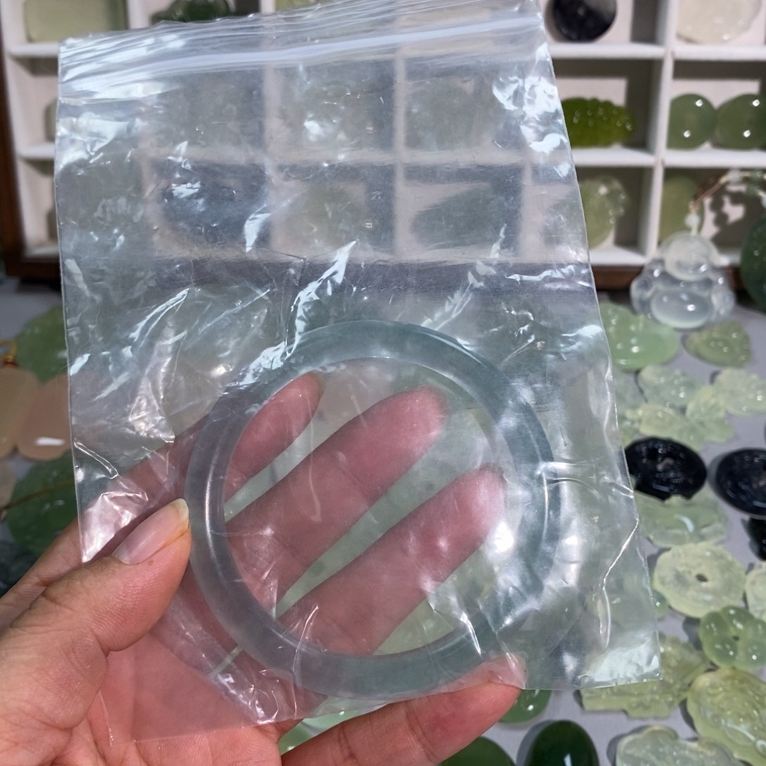 岫玉合金颈饰精美礼品