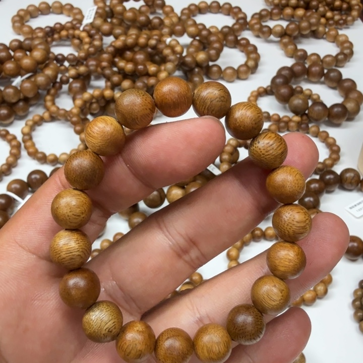 *****沉香碎屑沉香海南黄油格1.0大➕碎屑多样性发一