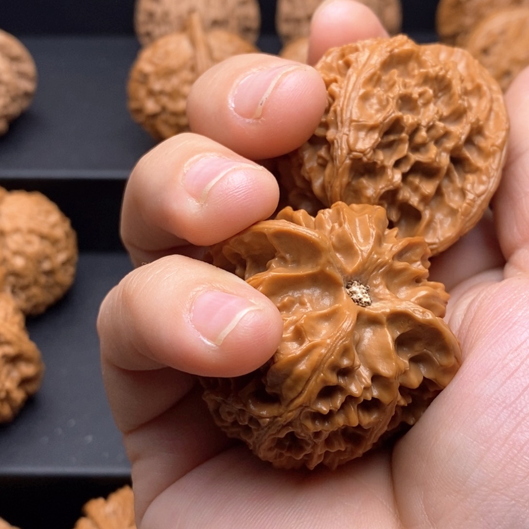 文玩核桃把件马**萝苹果