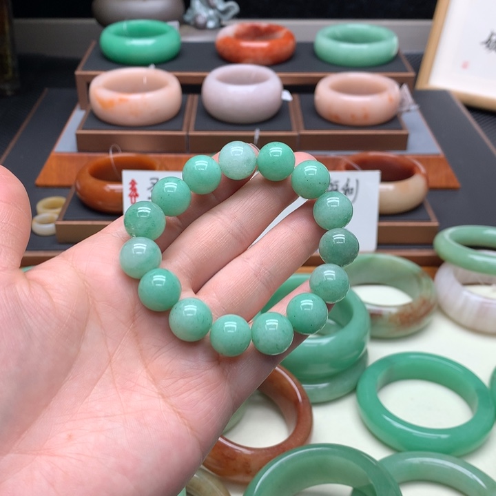 石英质玉（非洲翠）合金佘太翠