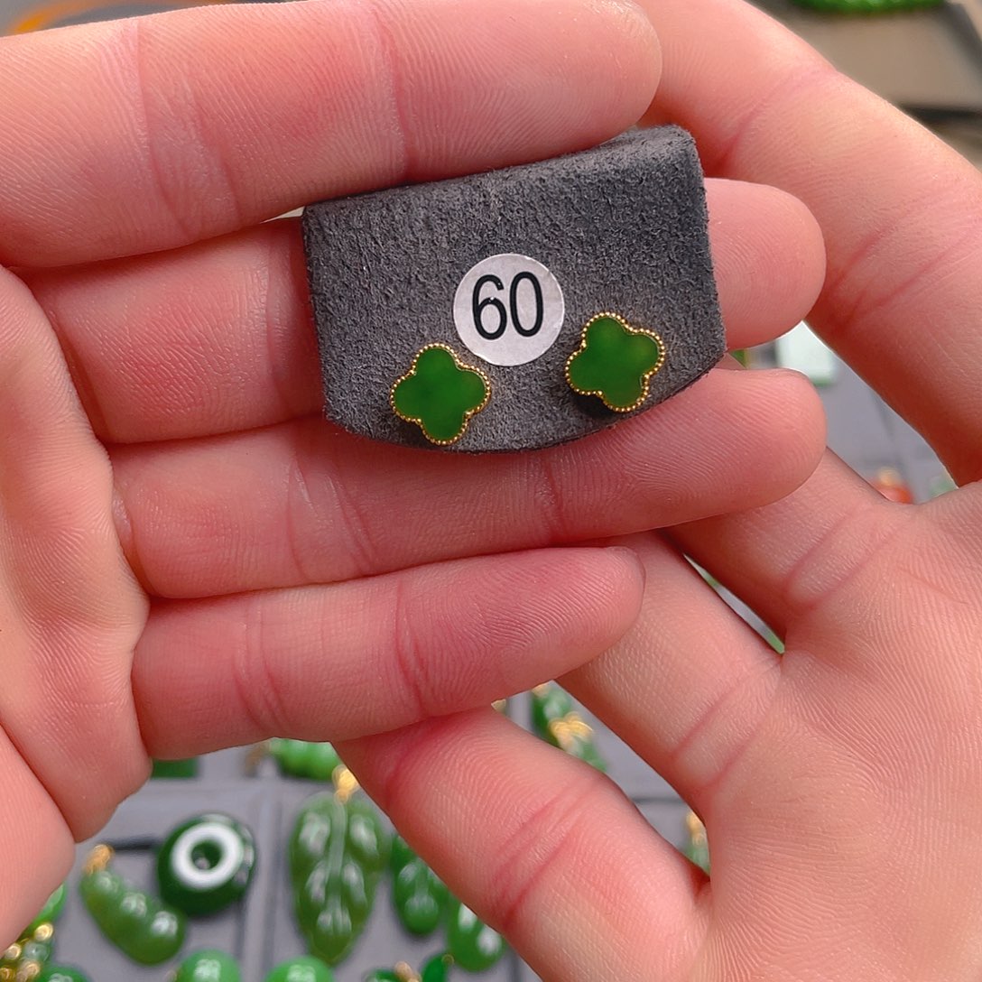 和田玉（碧玉）耳饰18K金镶嵌60