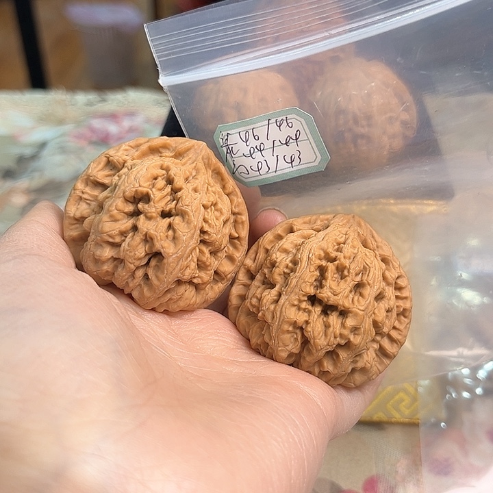 文玩核桃把件非嫁接大粗筋