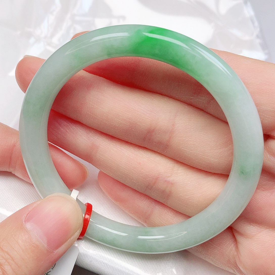 翡翠手镯未镶嵌抖音539