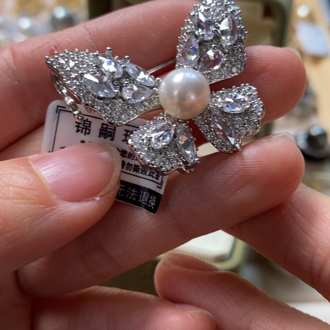 海水珍珠胸饰合金