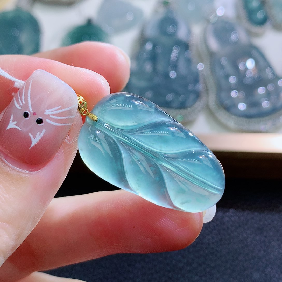 翡翠颈饰18K金镶嵌翡翠