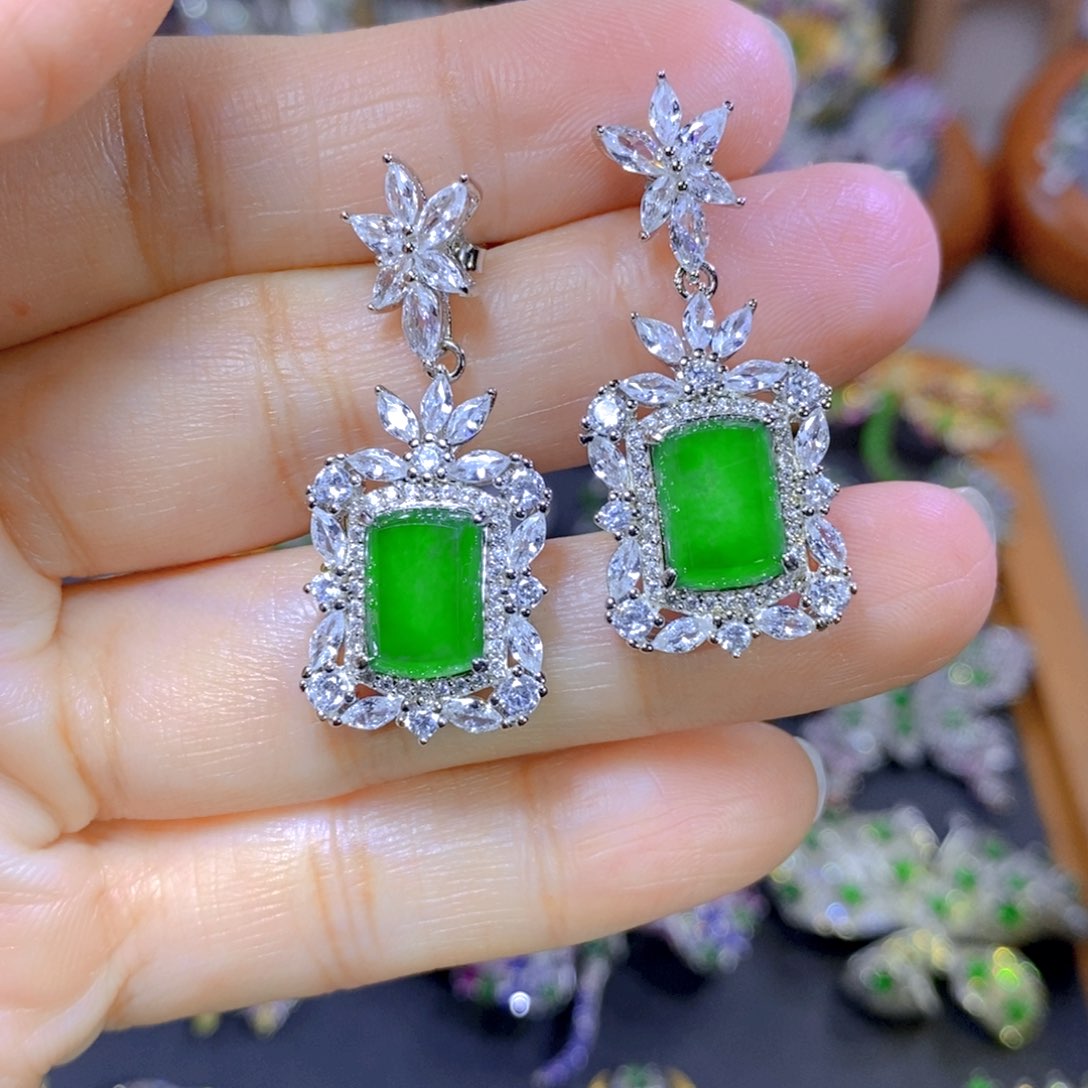 翡翠颈饰银S925镶嵌天然翡翠