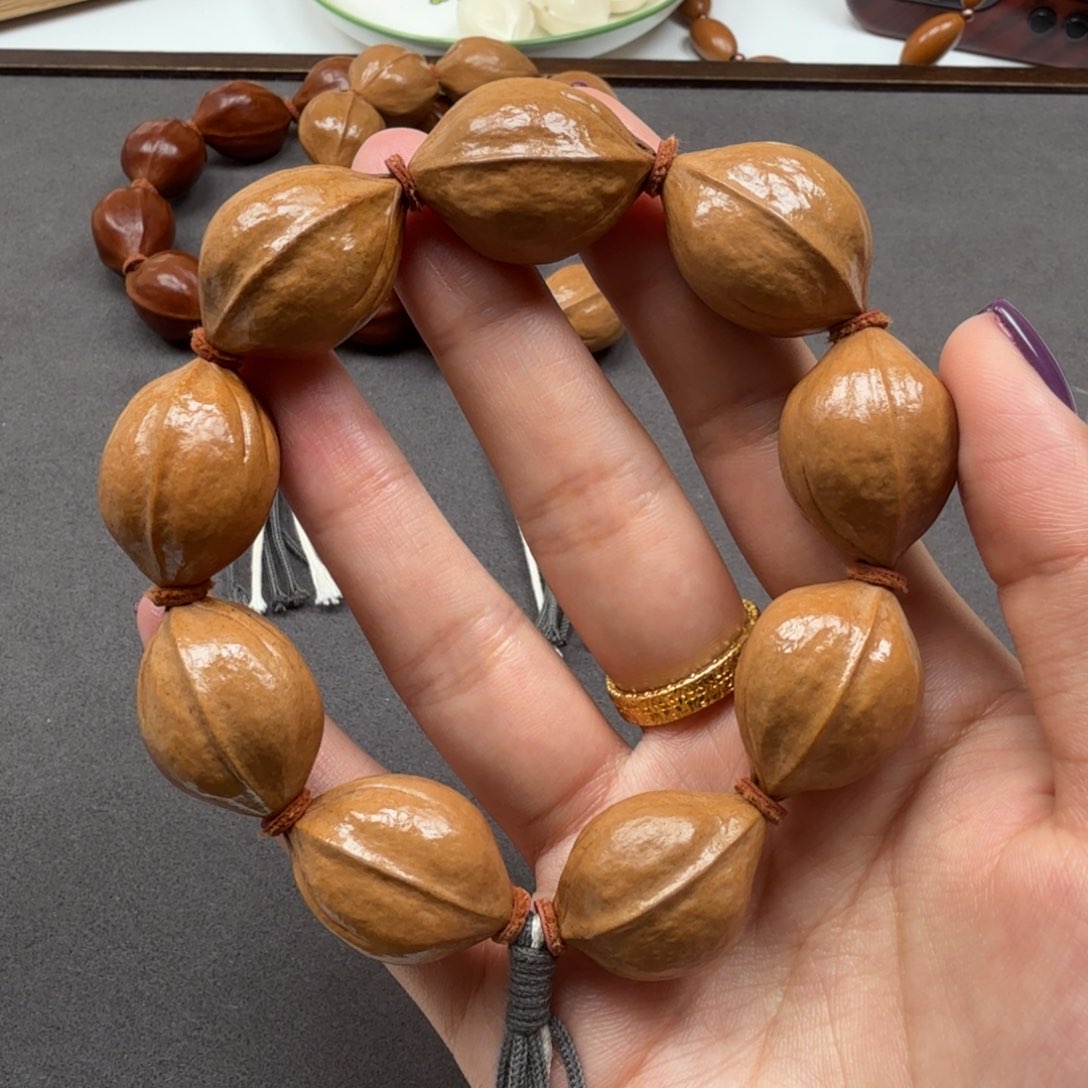 2.0*2.8精挑梅林铁核手串