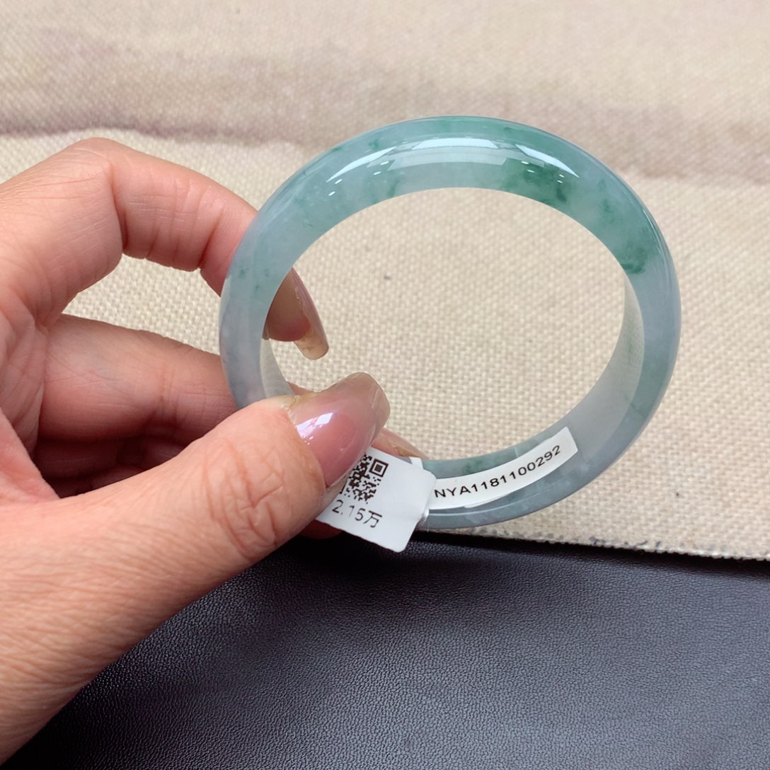 翡翠手镯未镶嵌缅甸翡翠手镯