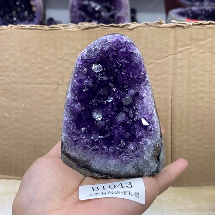 未镶嵌水晶大型摆件（非配饰）