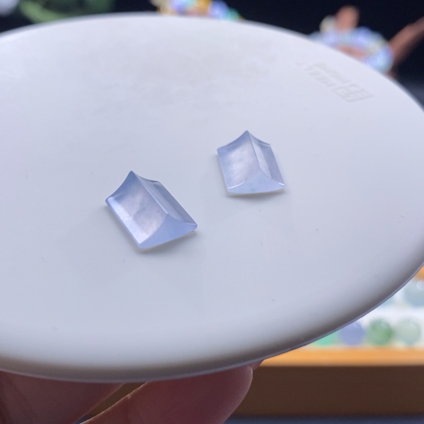 【闪购商品】翡翠颈饰未镶嵌翡翠冰蓝紫三角形，随机发一个