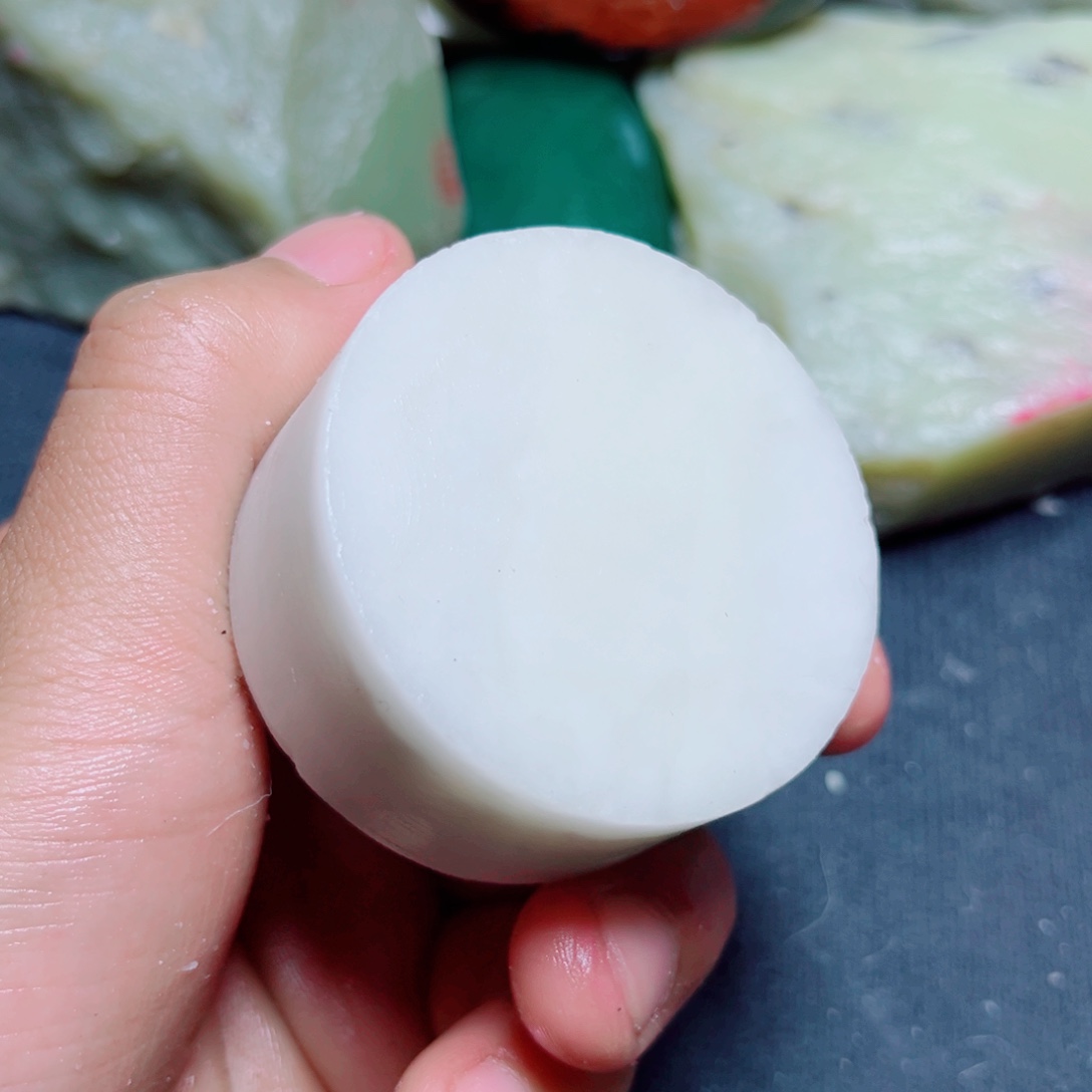 和田玉（糖玉）未镶嵌珠宝奇石