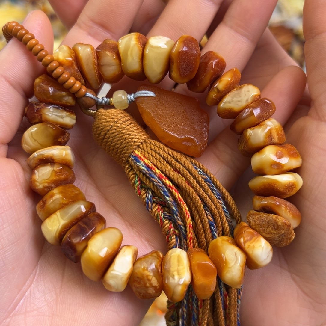 蜜蜡裸石未镶嵌蜜蜡