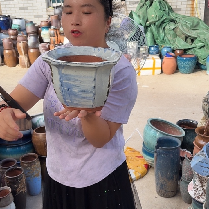 口21高15瑕疵一个盆子。