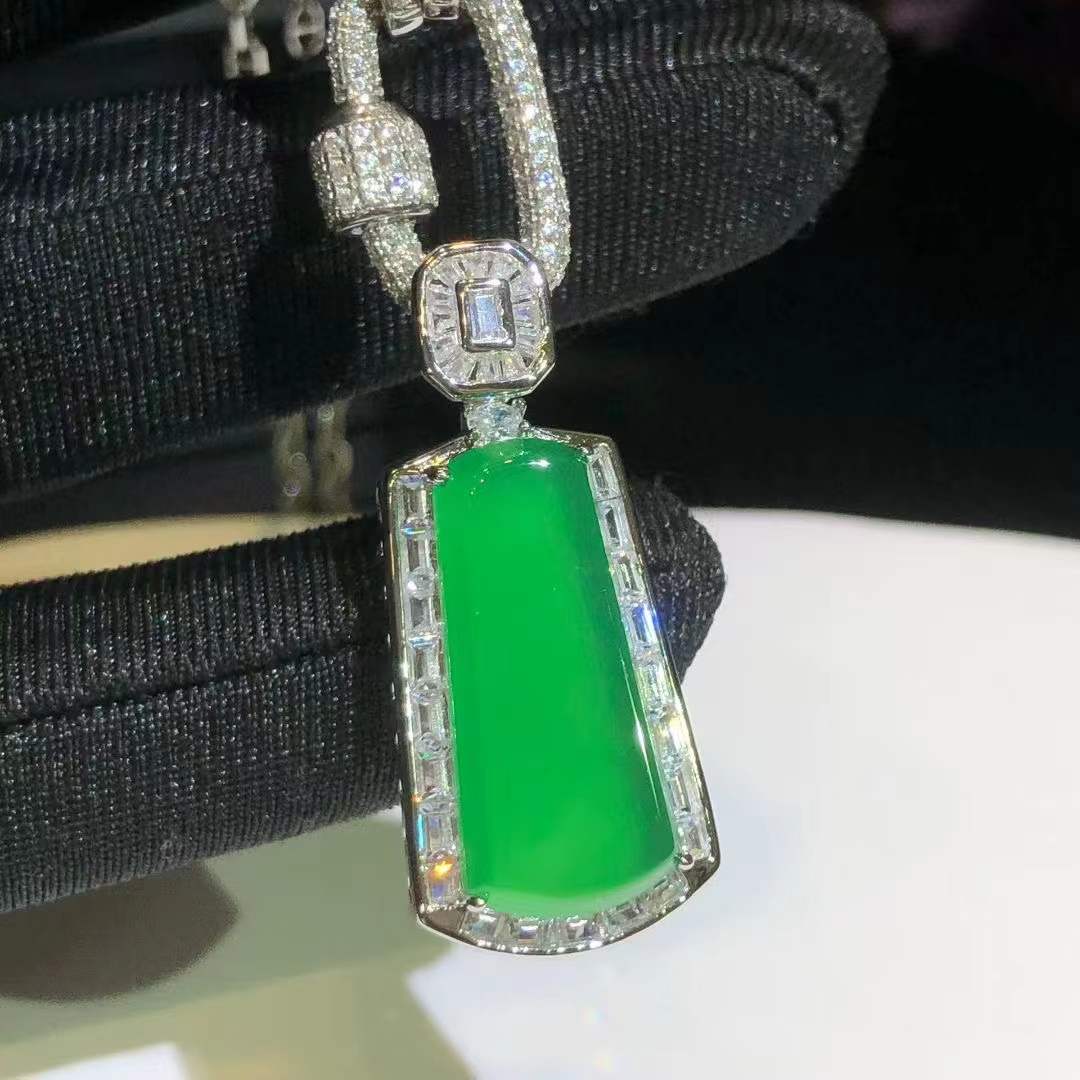 睿尔斯银s925满钻镶嵌小众珠宝绿玉髓封底设计女款无事牌玉石吊坠