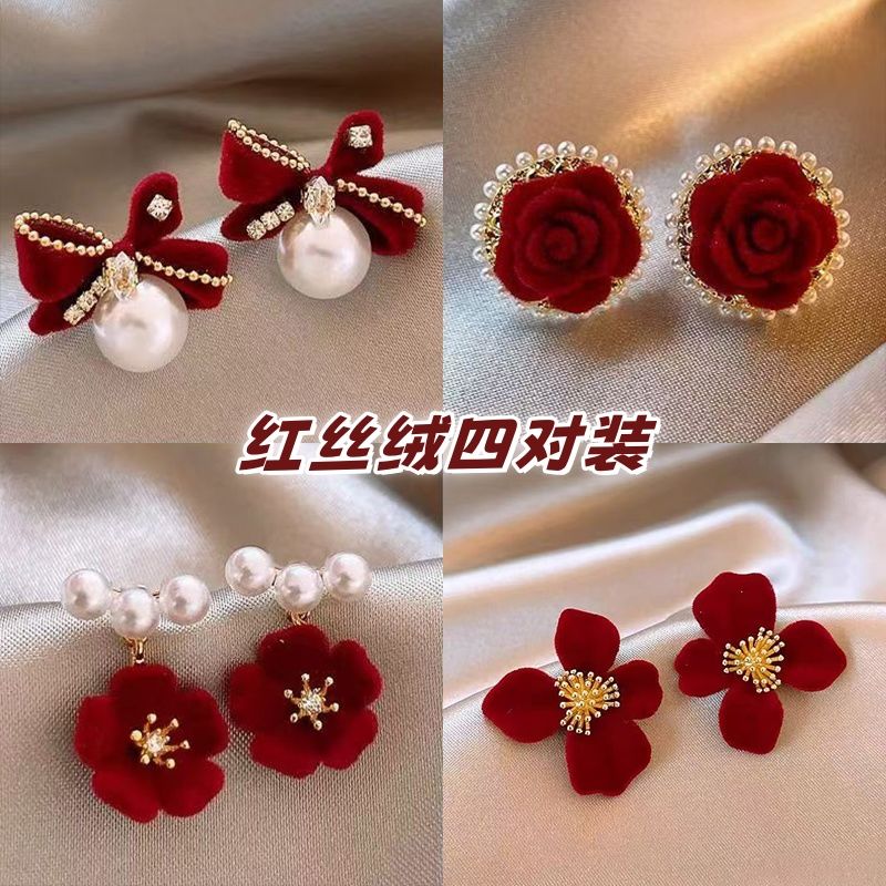 红色丝绒本命年蝴蝶结耳钉女新款轻奢高级感新年耳环秋冬百搭耳饰