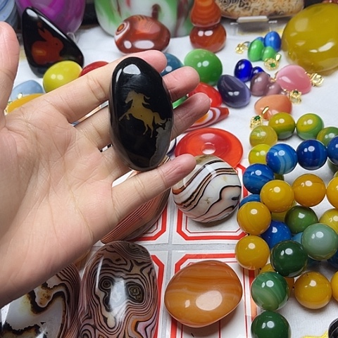 玛瑙/玉髓颈饰未镶嵌