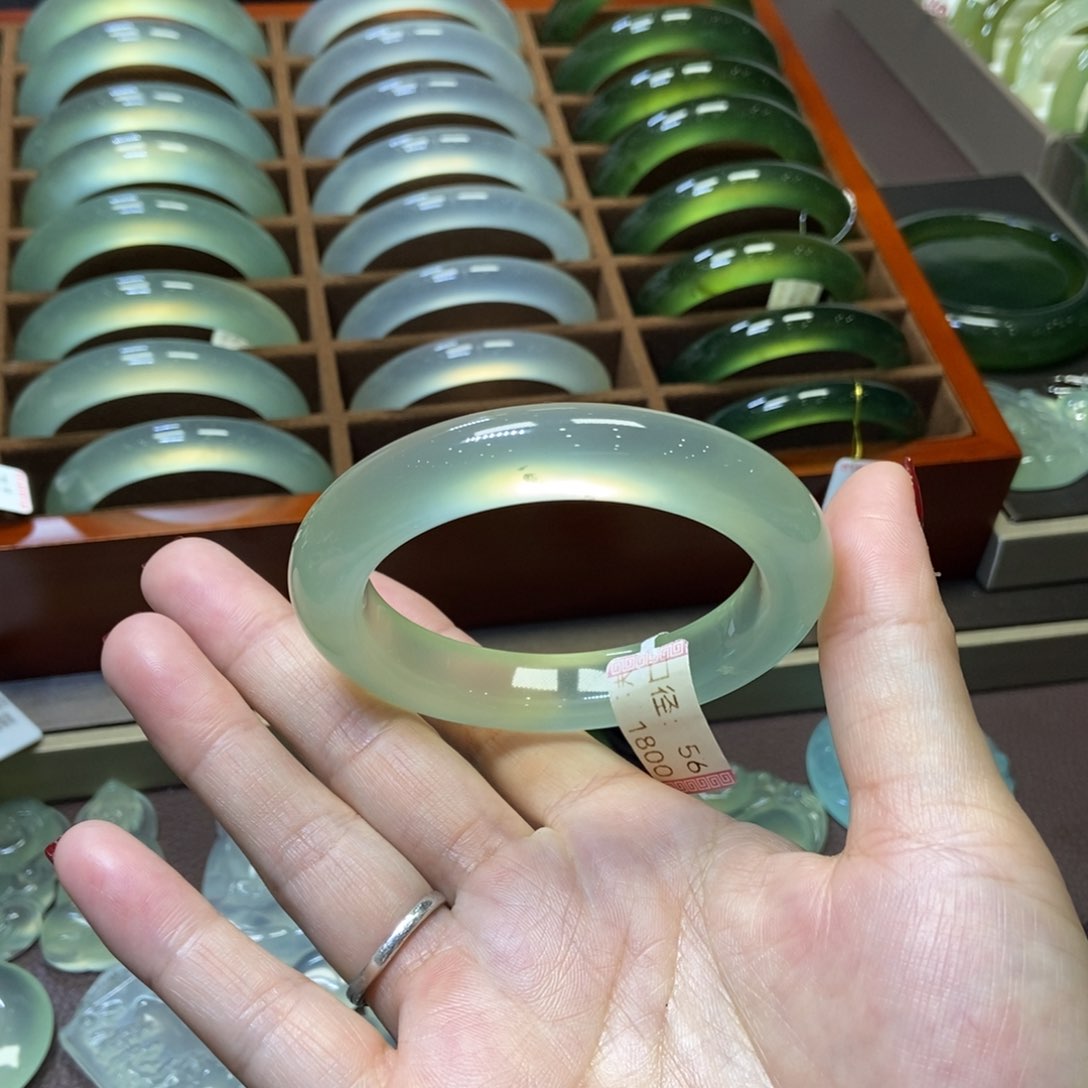 蛇纹石玉手镯56未镶嵌