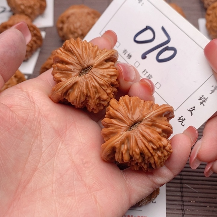 文玩核桃吊坠41楼子070