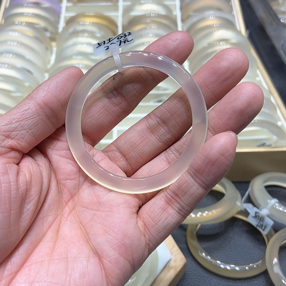 玛瑙/玉髓手镯未镶嵌010